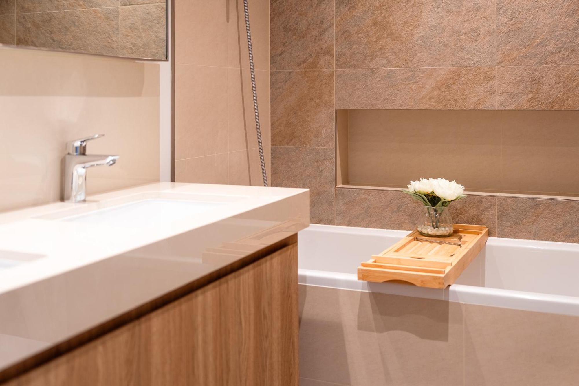 Prime Retreats @ Downtown Views By Emaar * Dubai